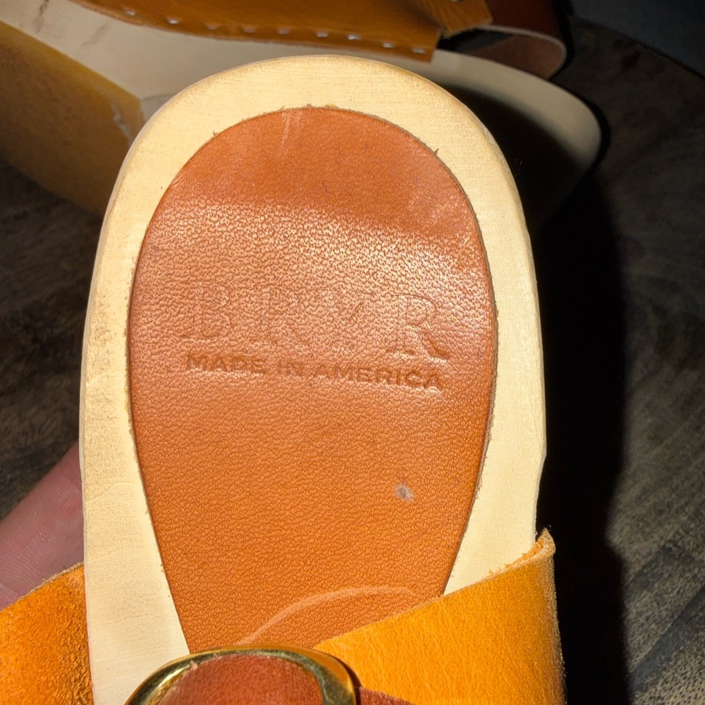 Bryr Tan Leather Women's Mules with Buckle Size 8 - Picture 3 of 7